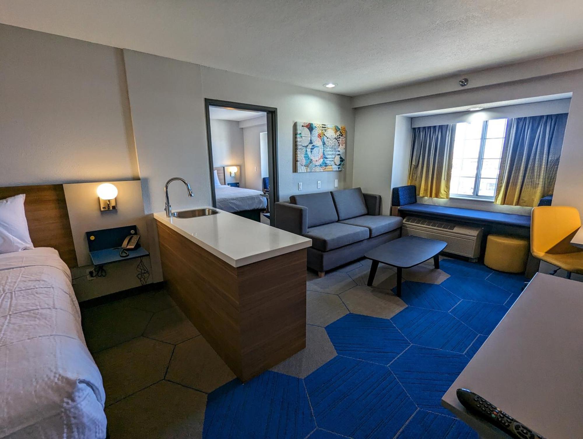 Microtel Inn & Suites By Wyndham Rapid City Bagian luar foto