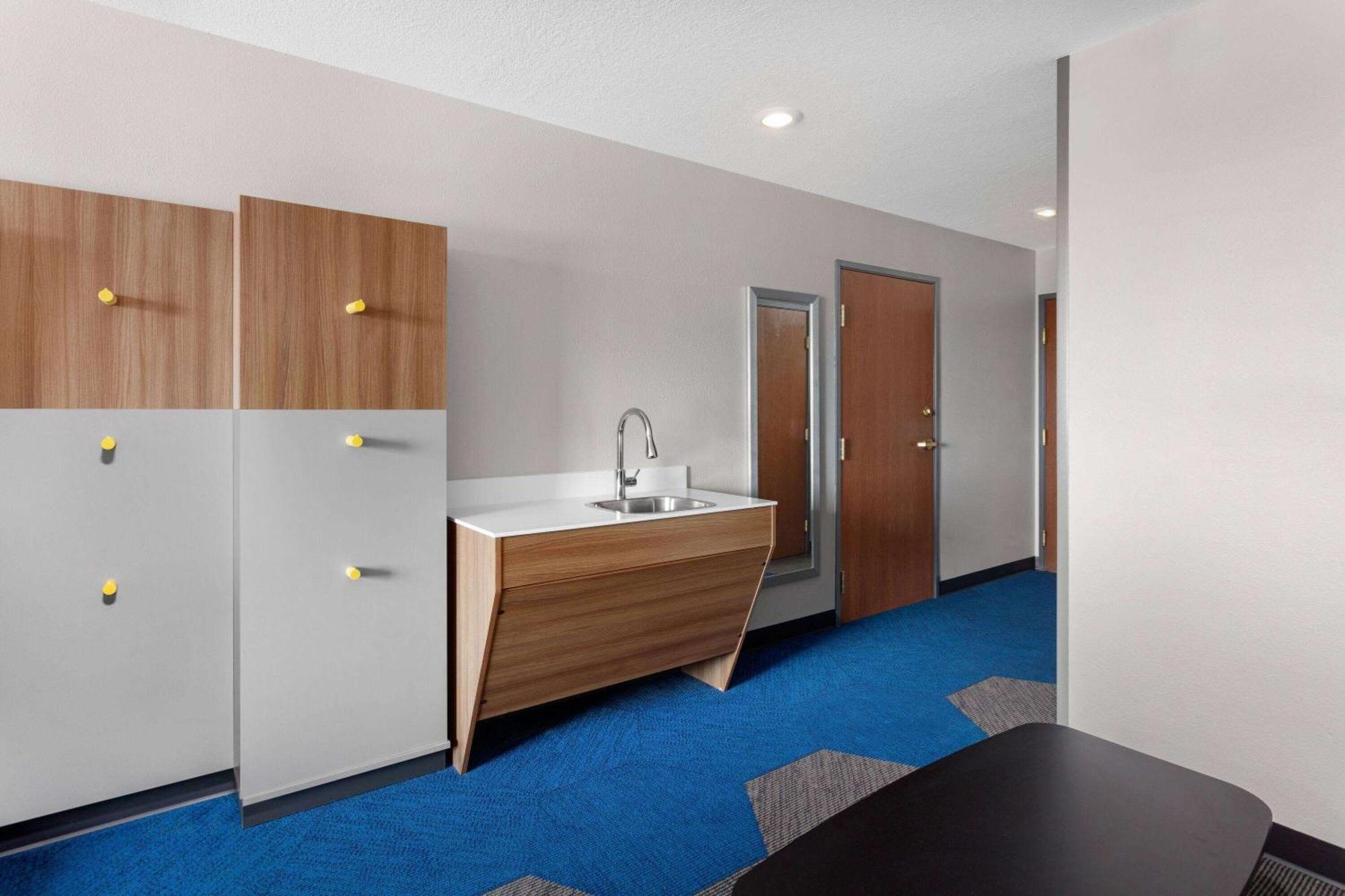 Microtel Inn & Suites By Wyndham Rapid City Bagian luar foto