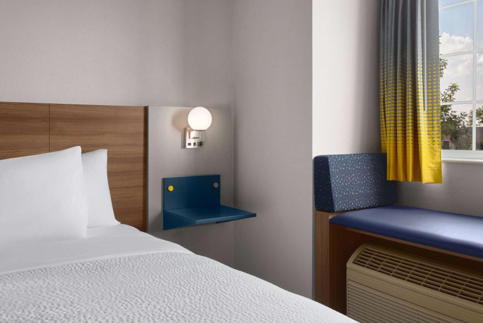 Microtel Inn & Suites By Wyndham Rapid City Bagian luar foto
