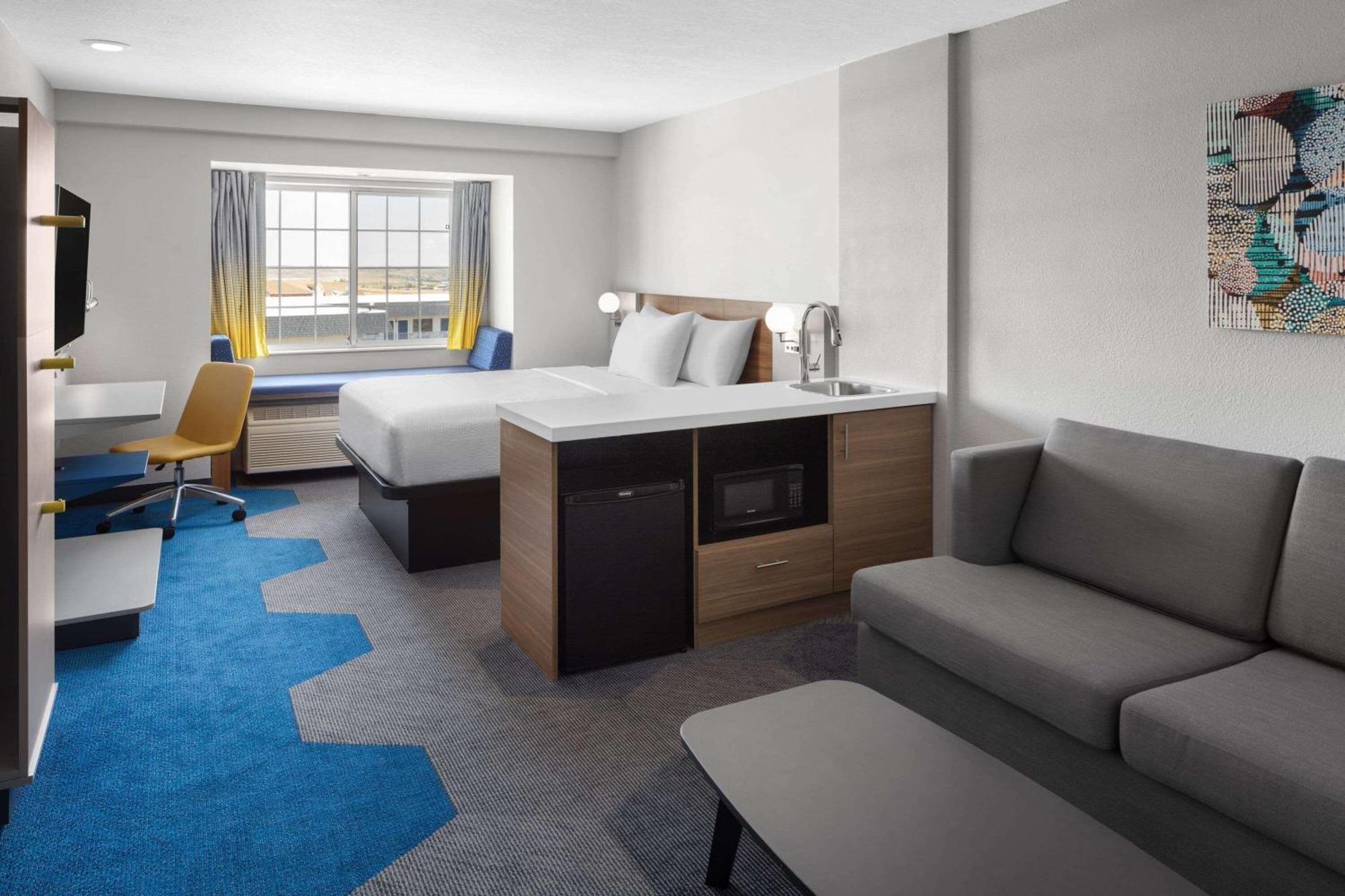Microtel Inn & Suites By Wyndham Rapid City Bagian luar foto