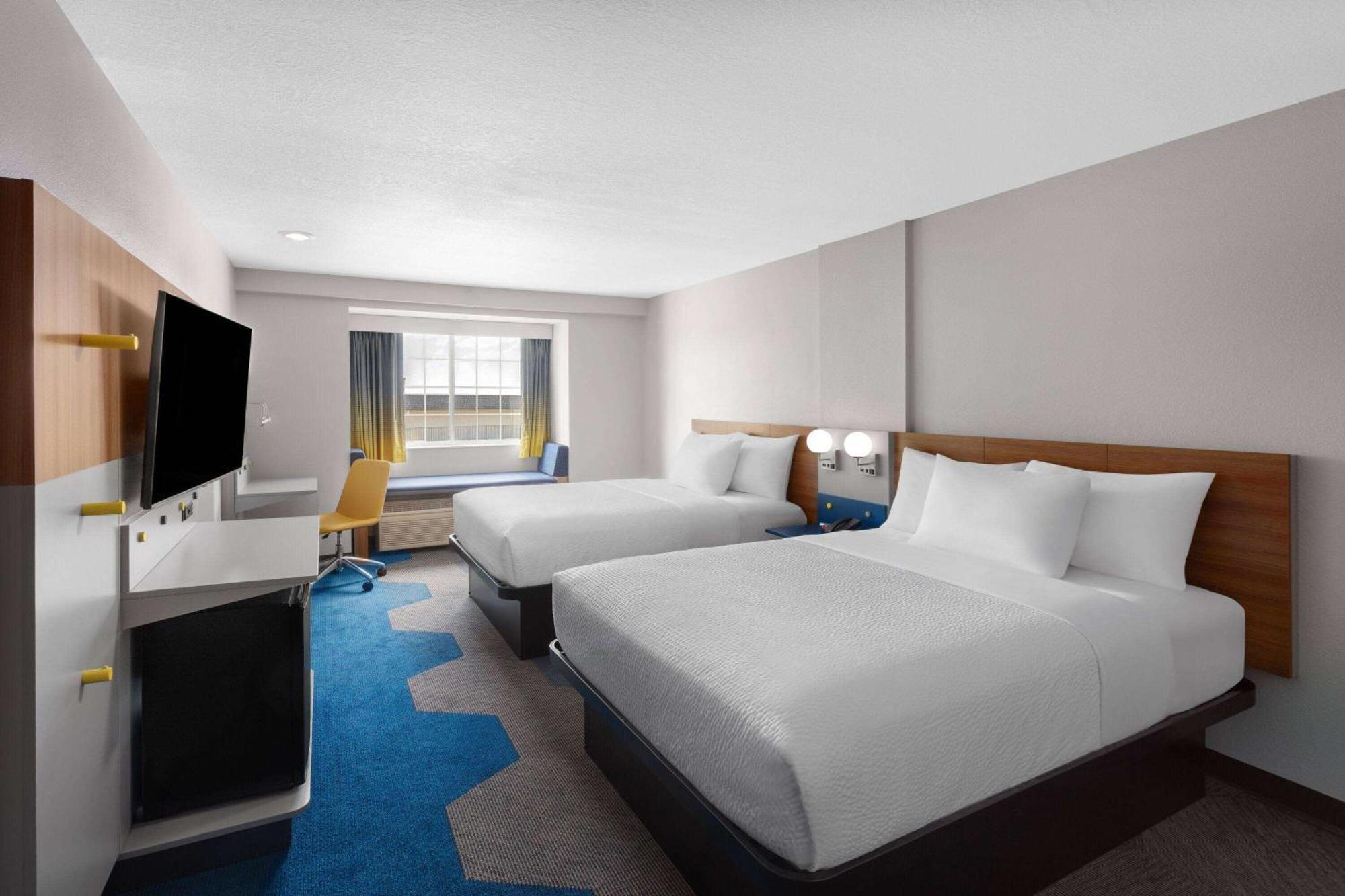 Microtel Inn & Suites By Wyndham Rapid City Bagian luar foto
